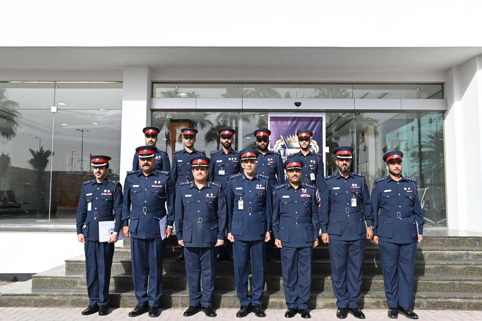 إدارات وزارة الداخلية تكرم منتسبيها بمناسبة الأعياد الوطنية وعيد شرطة البحرين<